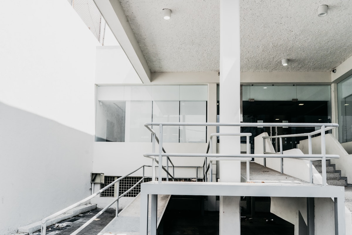 How to Keep Your Office Clean and Organized